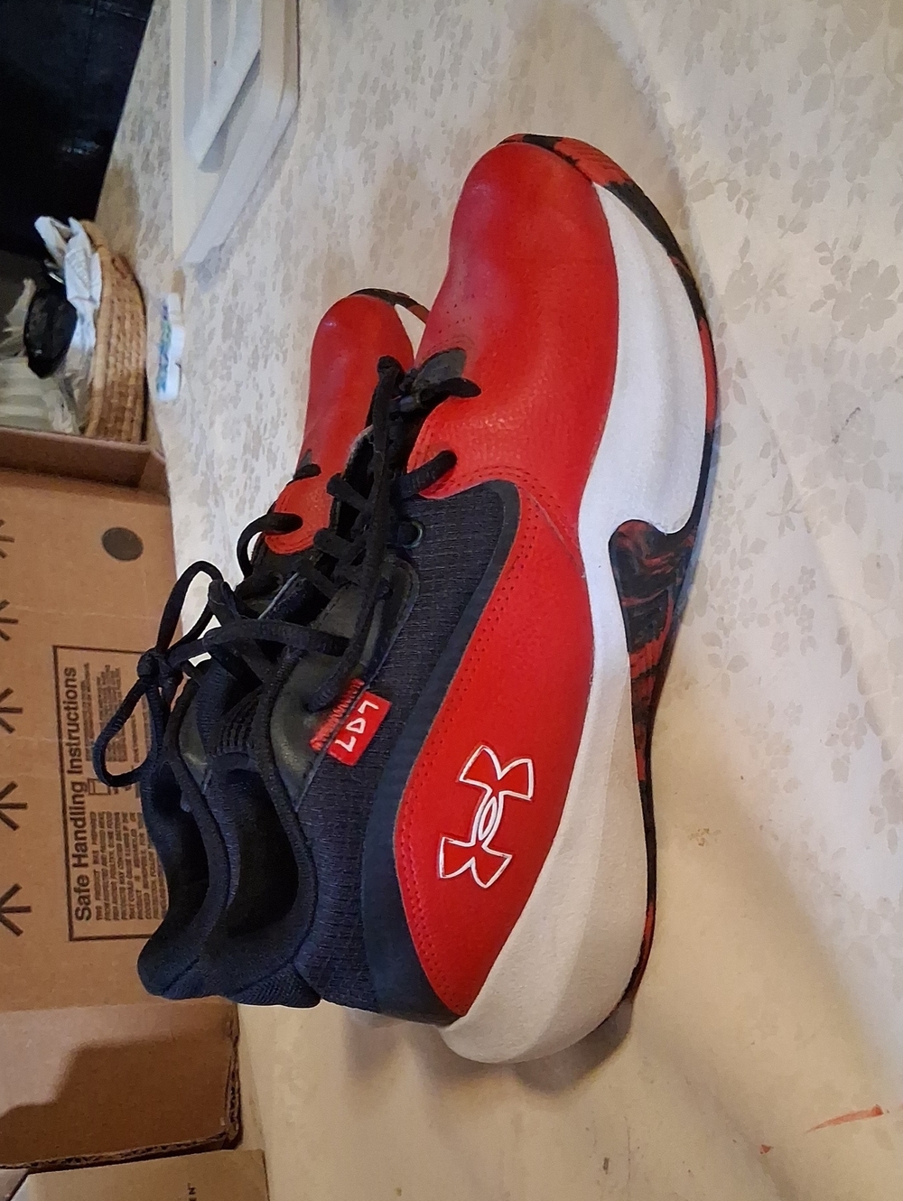 Under Armour Men's Red and Black Training Sneakers